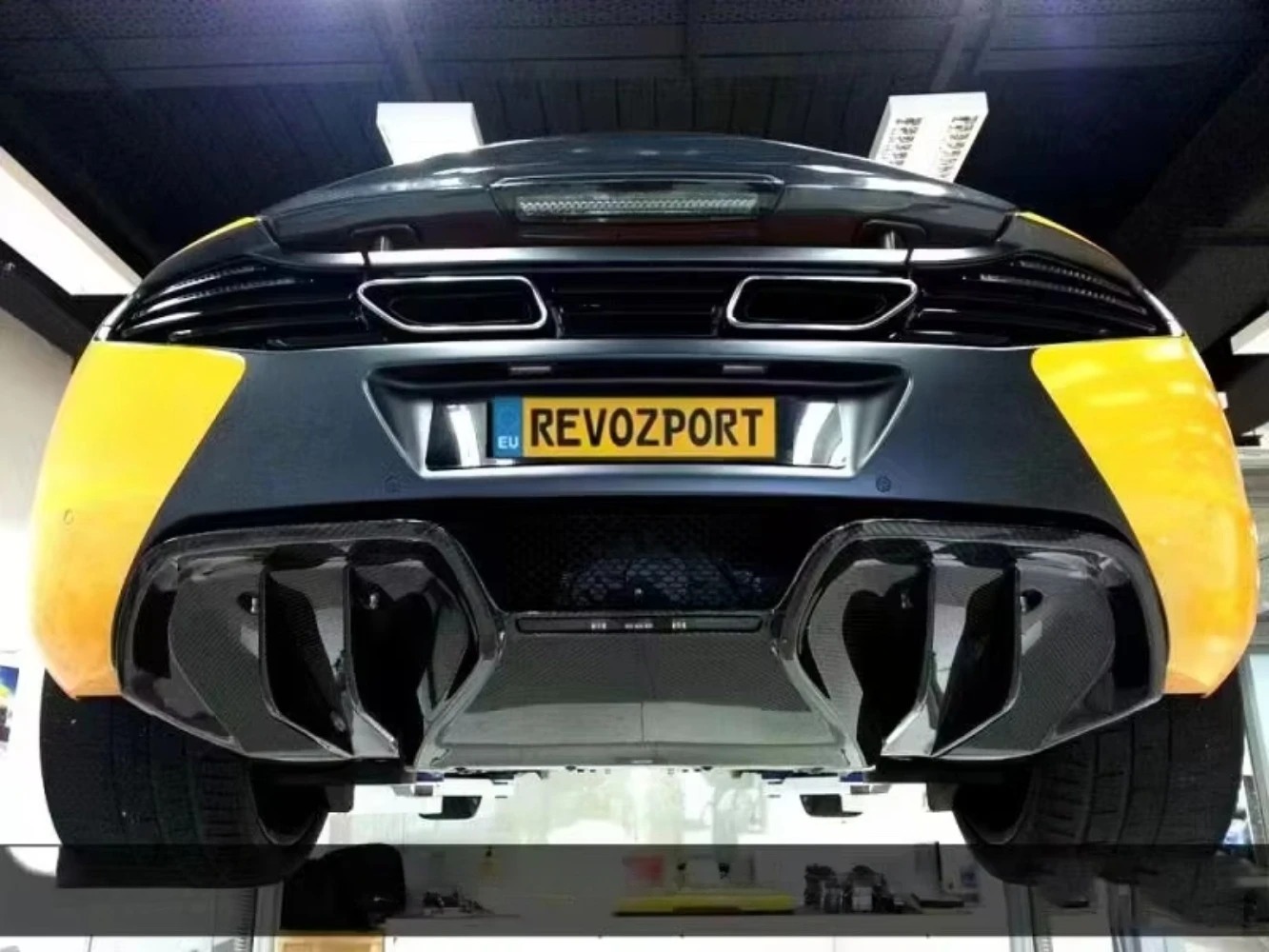 High Quality Fast Delivery Whole Sale Price Dry Carbon Fiber Diffuser Body Kits for  650S